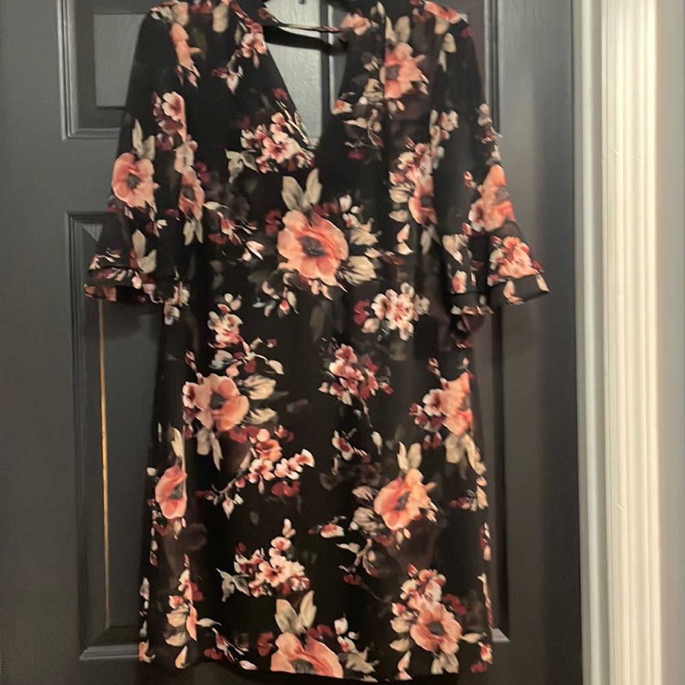 White House black market floral dress